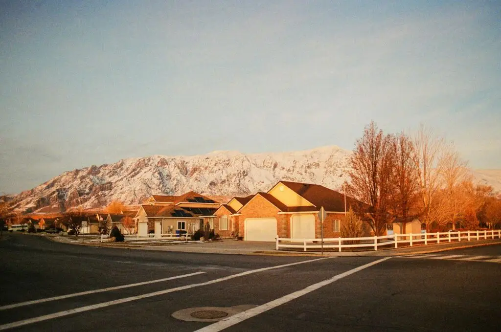 Intro Roofing in Taylorsville